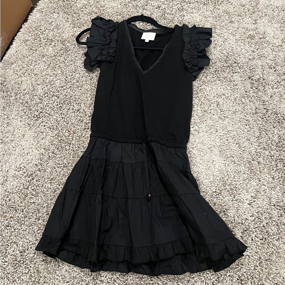 Beautiful black dress!